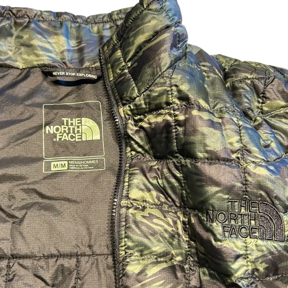 The North Face ThermoBall Camo Puffer Jacket Lightweight Men’s Medium